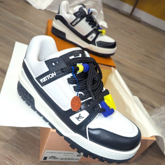 Louis Vuitton Sneakers NWOT - Picture 1 of 13